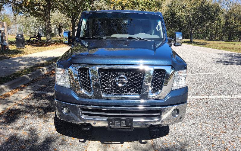 Nissan NV Passenger 3500 SL V8 2021
