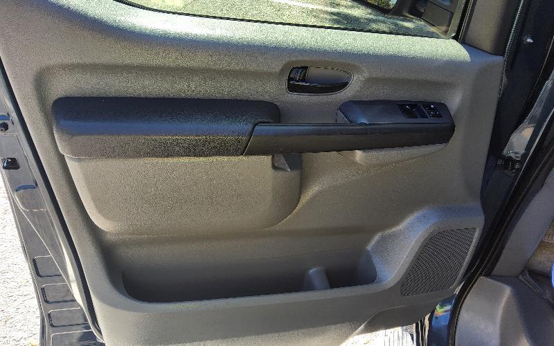 Nissan NV Passenger 3500 SL V8 2021