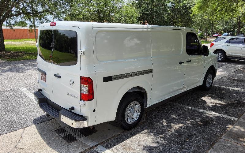 Nissan NV Cargo 2500 HD S V6 2017