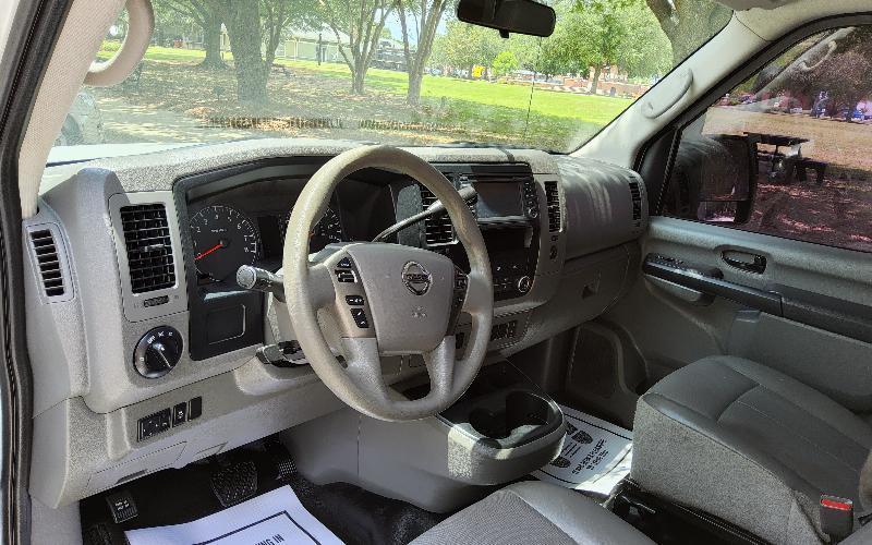 Nissan NV Cargo 2500 HD S V6 2017