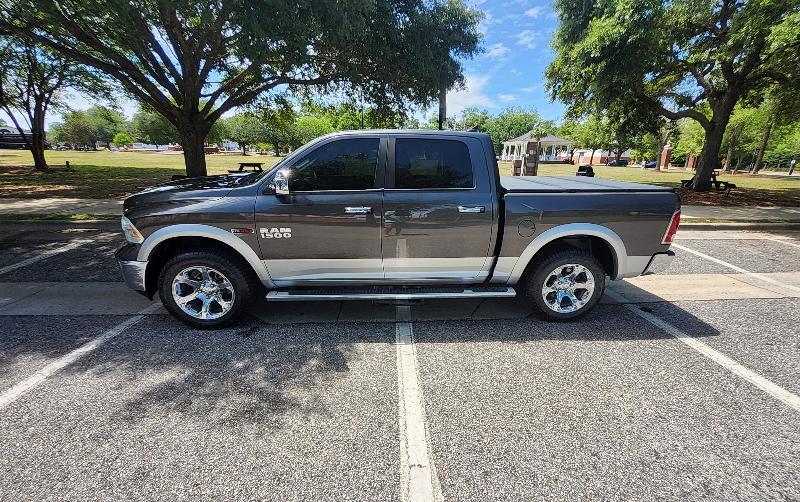 RAM 1500 Laramie Crew Cab SWB 4WD 2015