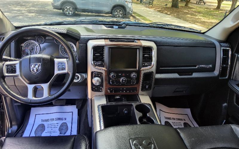 RAM 1500 Laramie Crew Cab SWB 4WD 2015