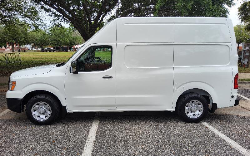 Nissan NV Cargo 2500 HD S V8 High Roof 2017