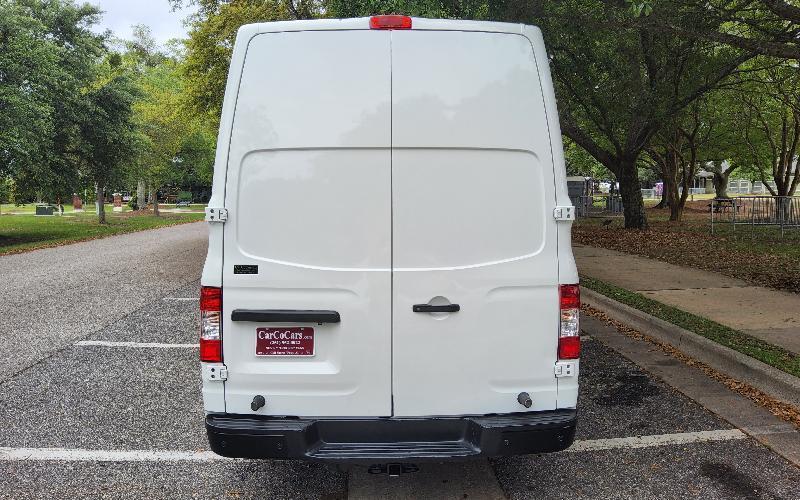 Nissan NV Cargo 2500 HD S V8 High Roof 2017