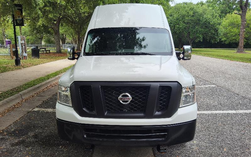 Nissan NV Cargo 2500 HD S V8 High Roof 2017