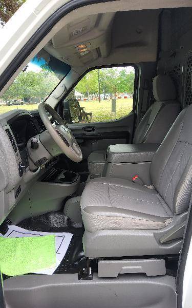 Nissan NV Cargo 2500 HD S V8 High Roof 2017