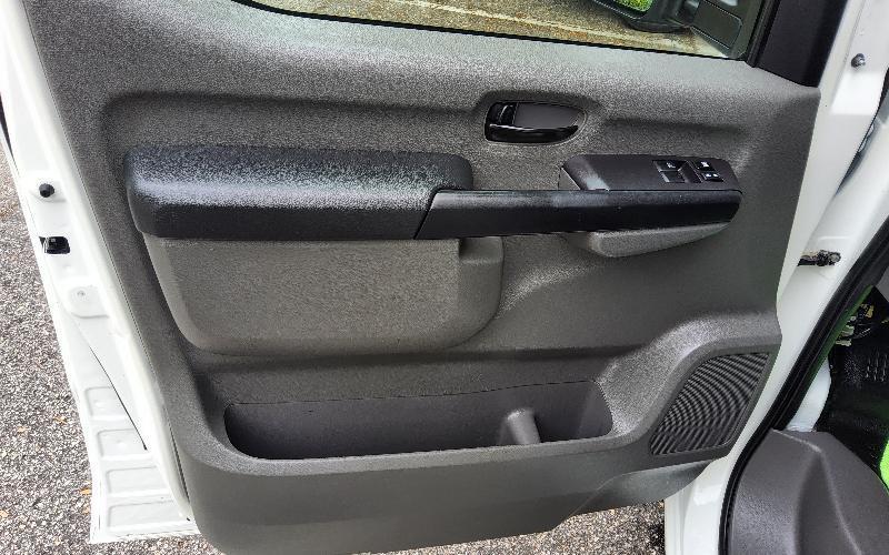 Nissan NV Cargo 2500 HD S V8 High Roof 2017