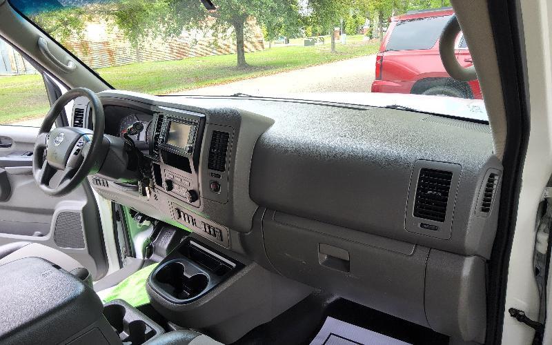 Nissan NV Cargo 2500 HD S V8 High Roof 2017