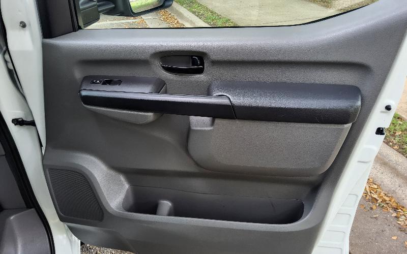 Nissan NV Cargo 2500 HD S V8 High Roof 2017