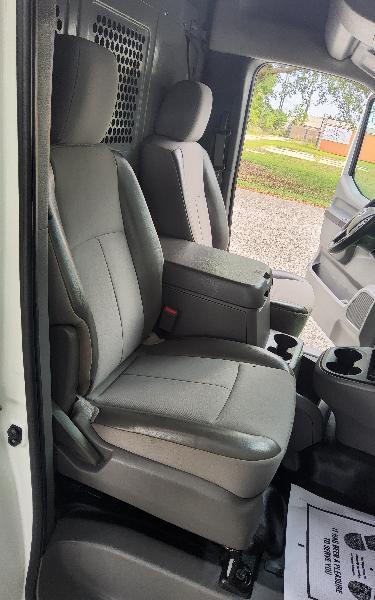 Nissan NV Cargo 2500 HD S V8 High Roof 2017