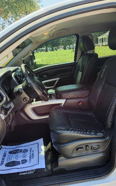 Nissan Titan SV Crew Cab 4WD 2019