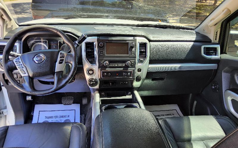 Nissan Titan SV Crew Cab 4WD 2019