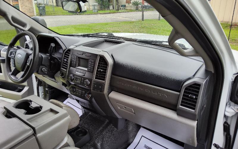 Ford F-350 SD XL Crew Cab Long Bed DRW 2WD 2019