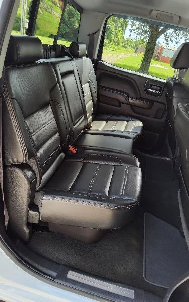 GMC Sierra 2500HD Denali Crew Cab 4WD 2017