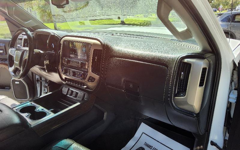 GMC Sierra 2500HD Denali Crew Cab 4WD 2017