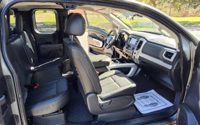 Nissan Titan SV King Cab 4WD 2017