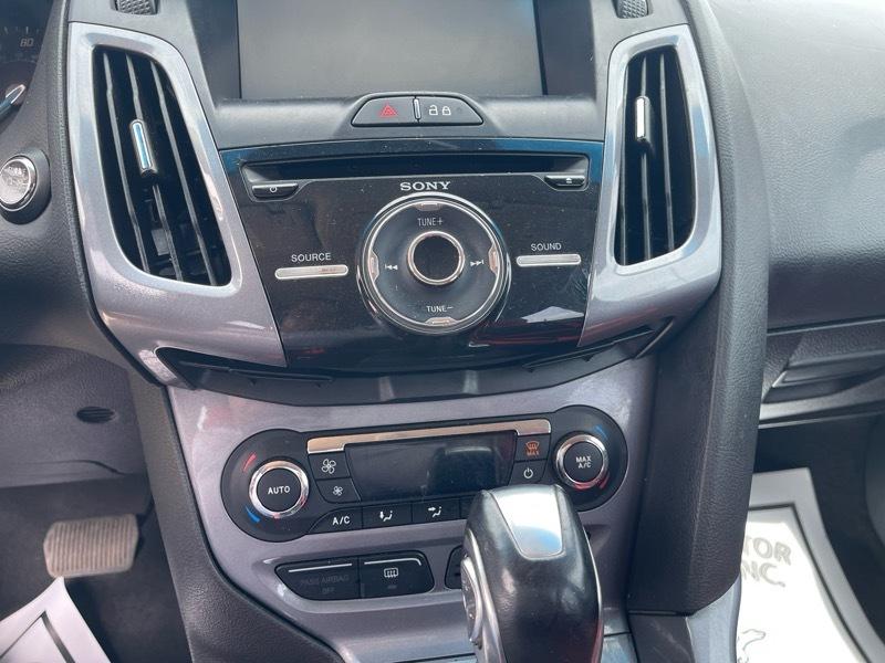 Ford Focus Titanium Hatch 2014