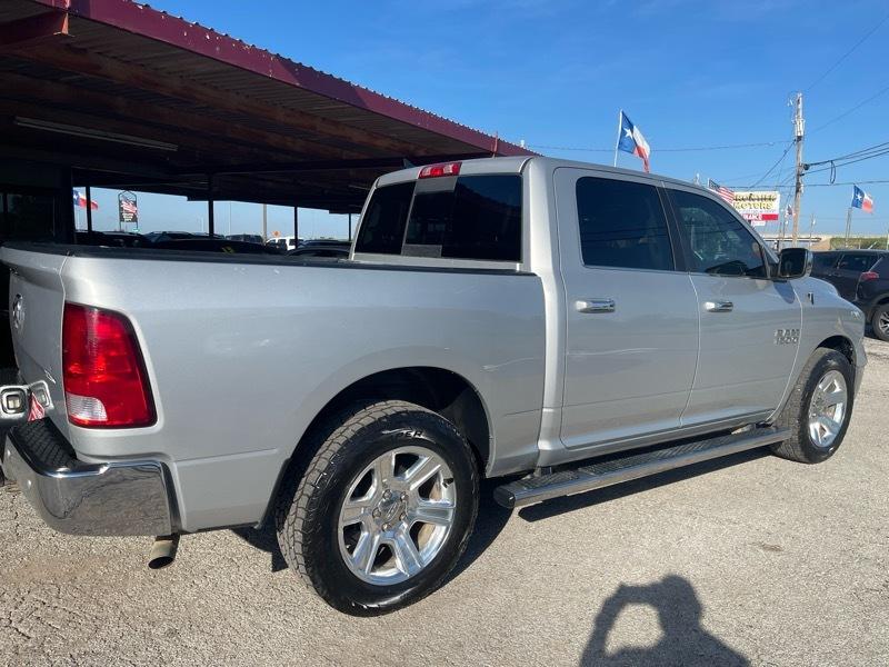 RAM 1500 4WD Crew Cab 140.5" SLT 2017