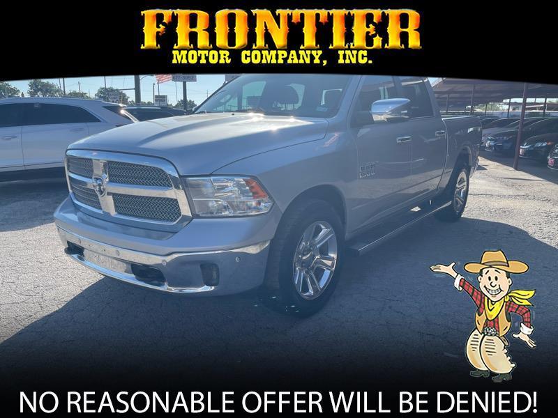 2017 RAM 1500 4WD Crew Cab 140.5" SLT