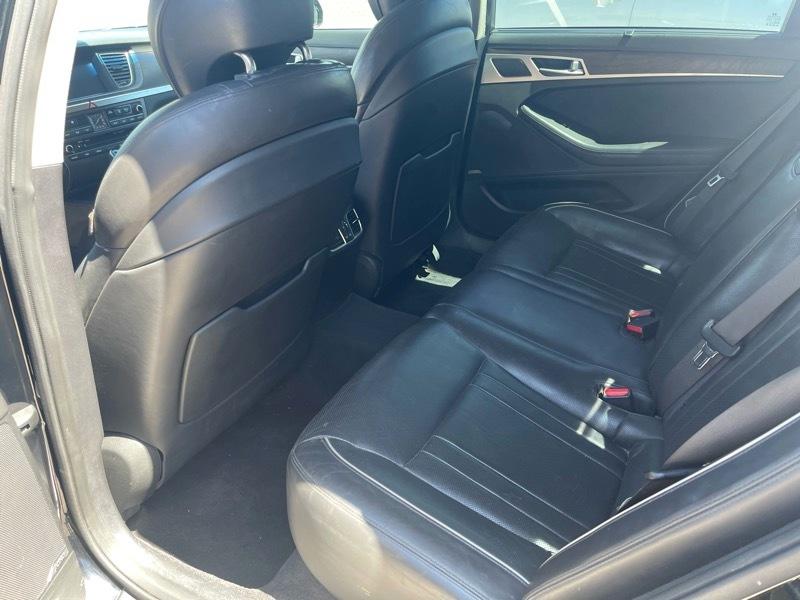Hyundai Genesis 3.8L 2015