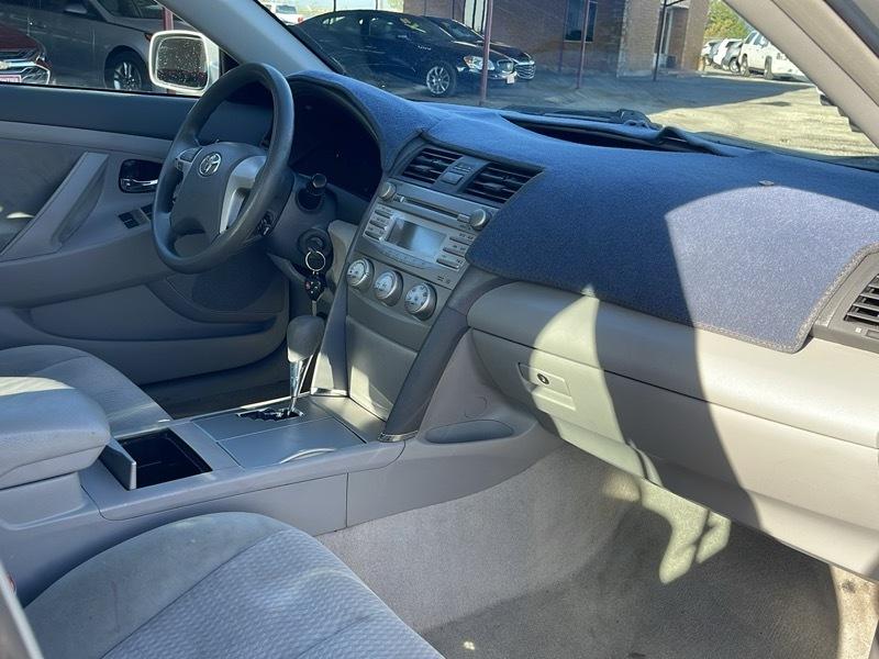 Toyota Camry SE 6-Spd MT 2010