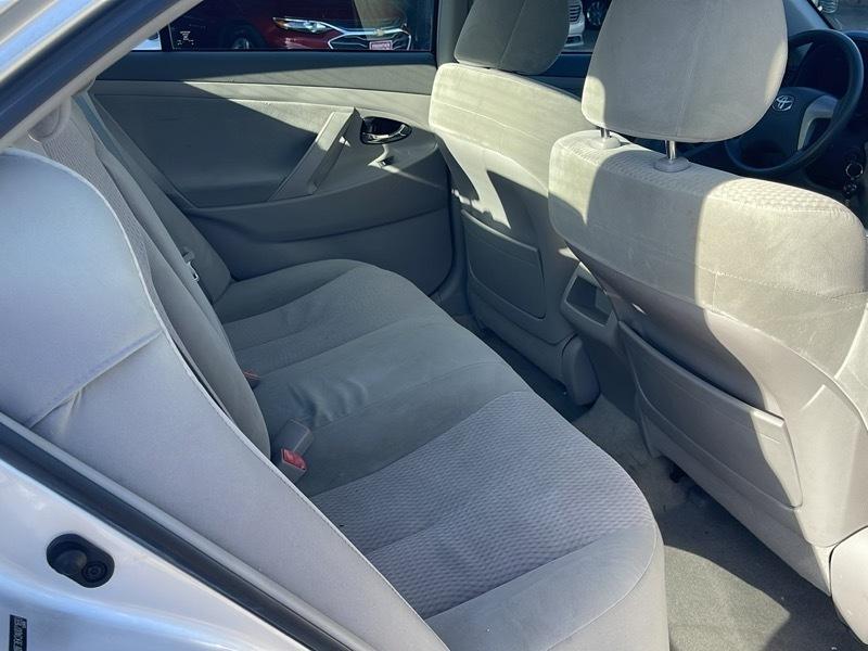 Toyota Camry SE 6-Spd MT 2010