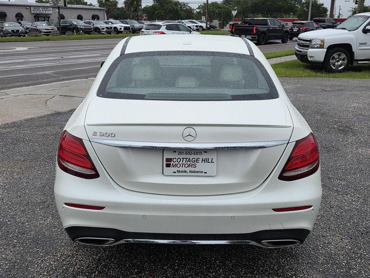 Mercedes-Benz E-Class E300 Luxury Sedan 2017