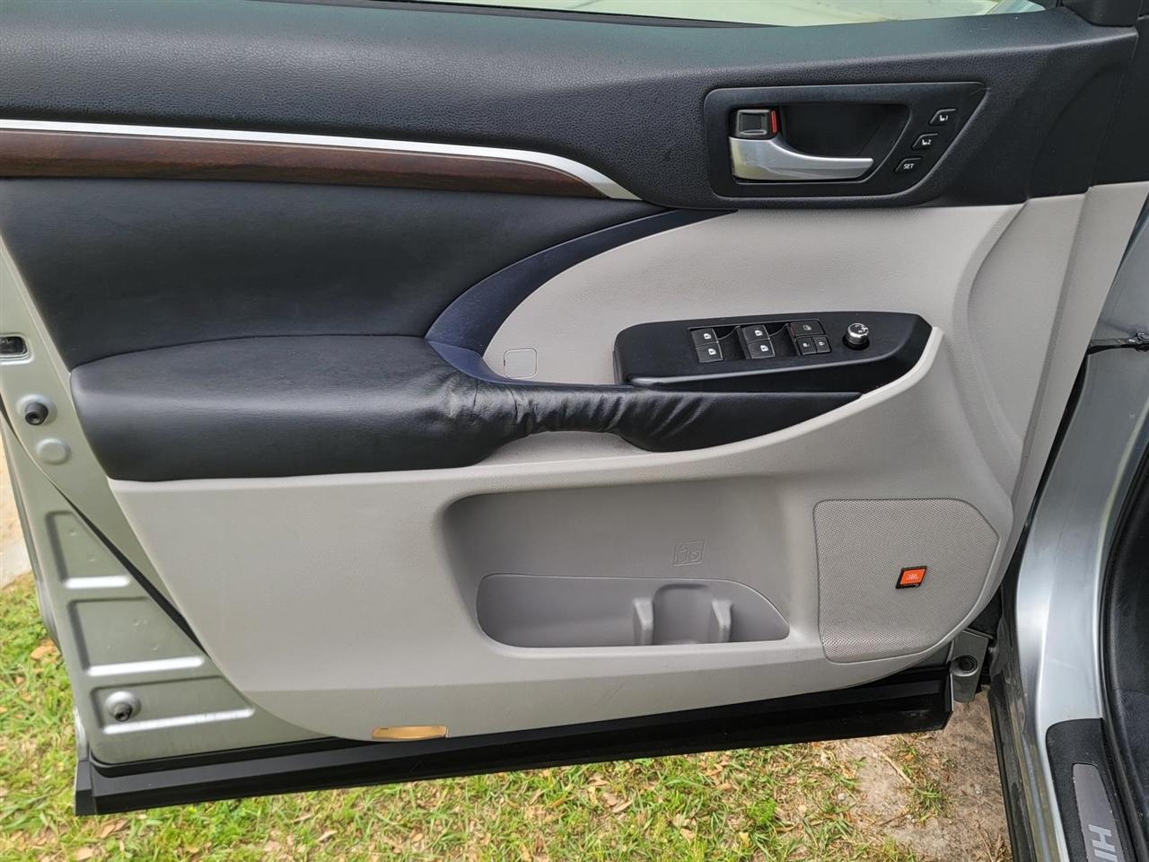 Toyota Highlander Limited AWD V6 2015