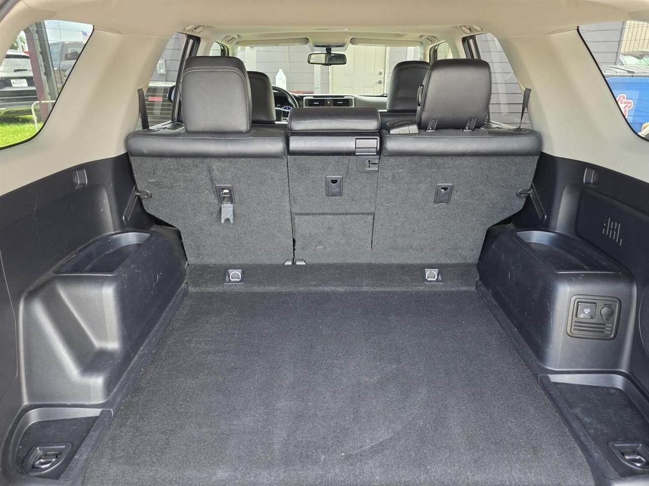 Toyota 4Runner SR5 2WD 2016