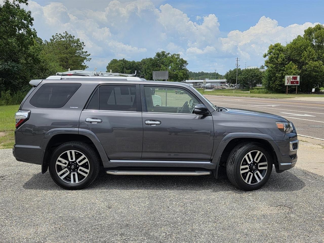 Toyota 4Runner SR5 2WD 2016