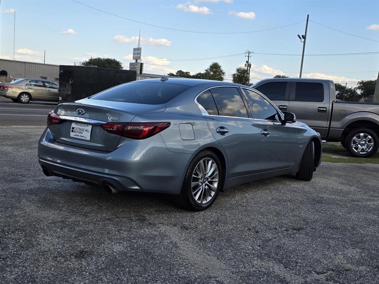 Infiniti Q50 3.0t LUXE 2018