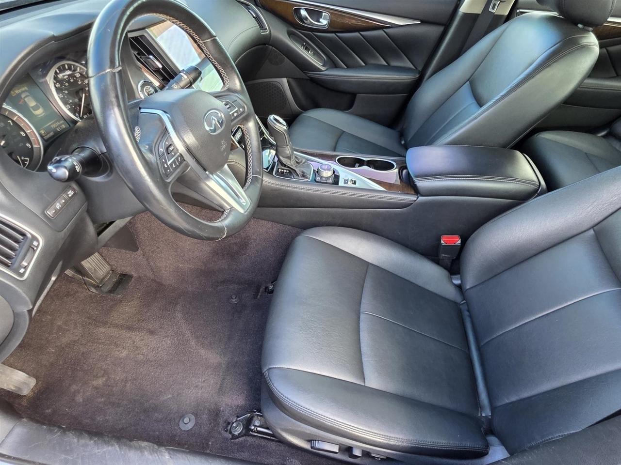 Infiniti Q50 3.0t LUXE 2018