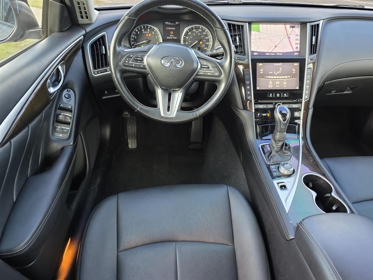 Infiniti Q50 3.0t LUXE 2018