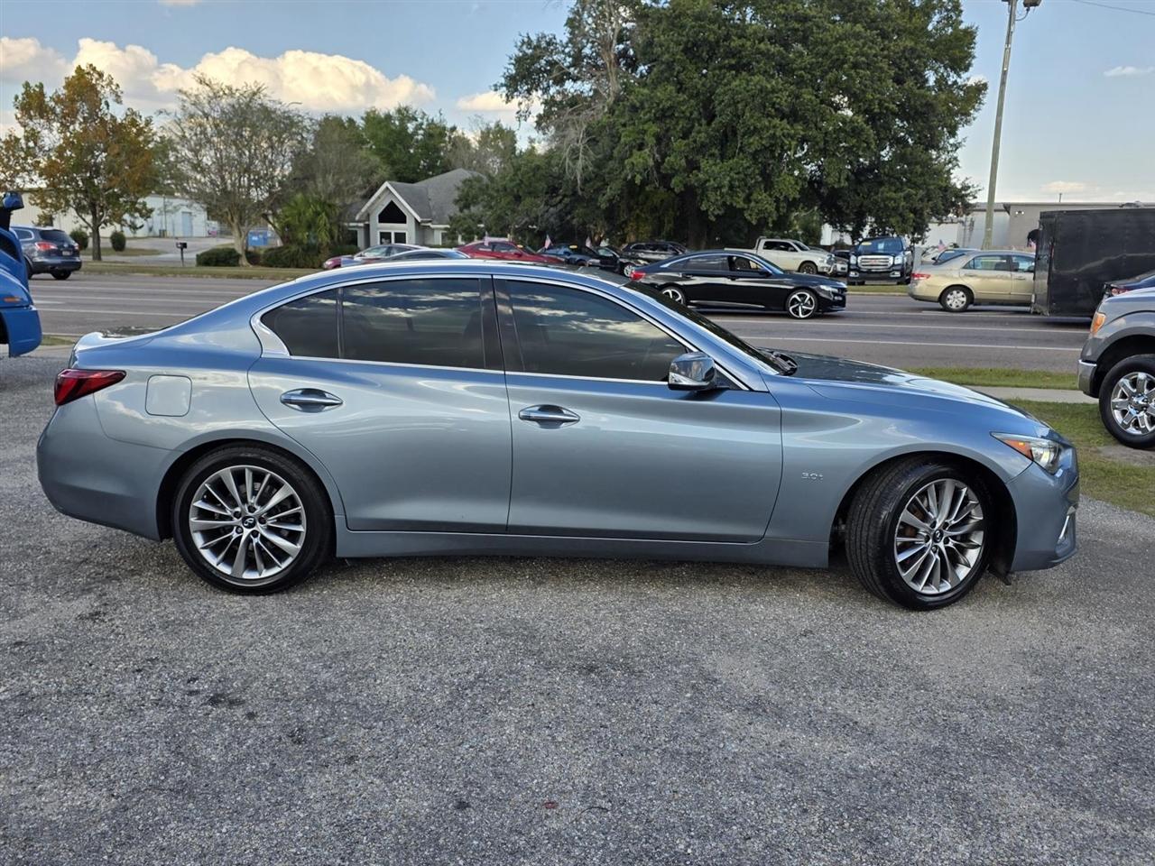 Infiniti Q50 3.0t LUXE 2018