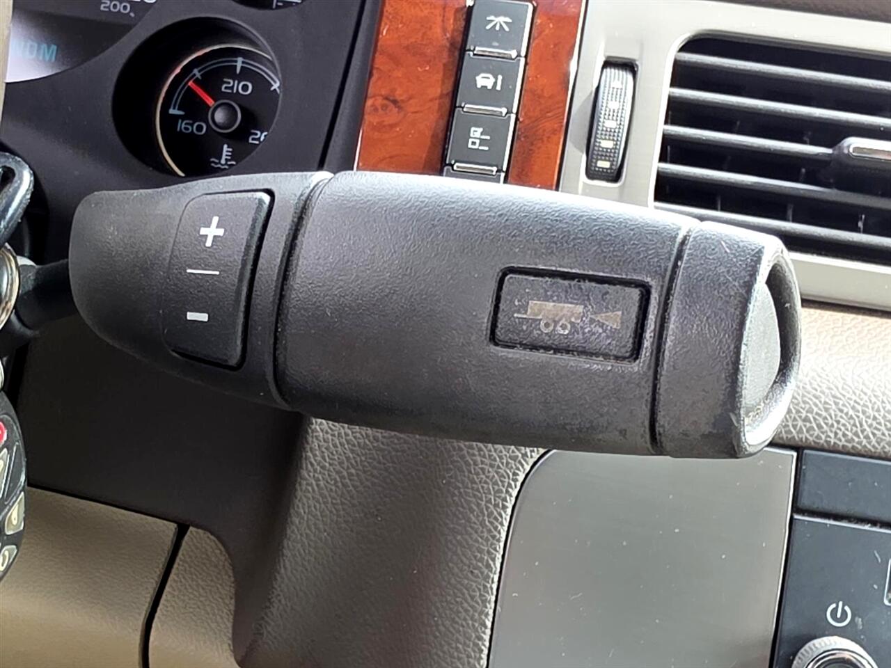 GMC Yukon SLT1 2WD 2012