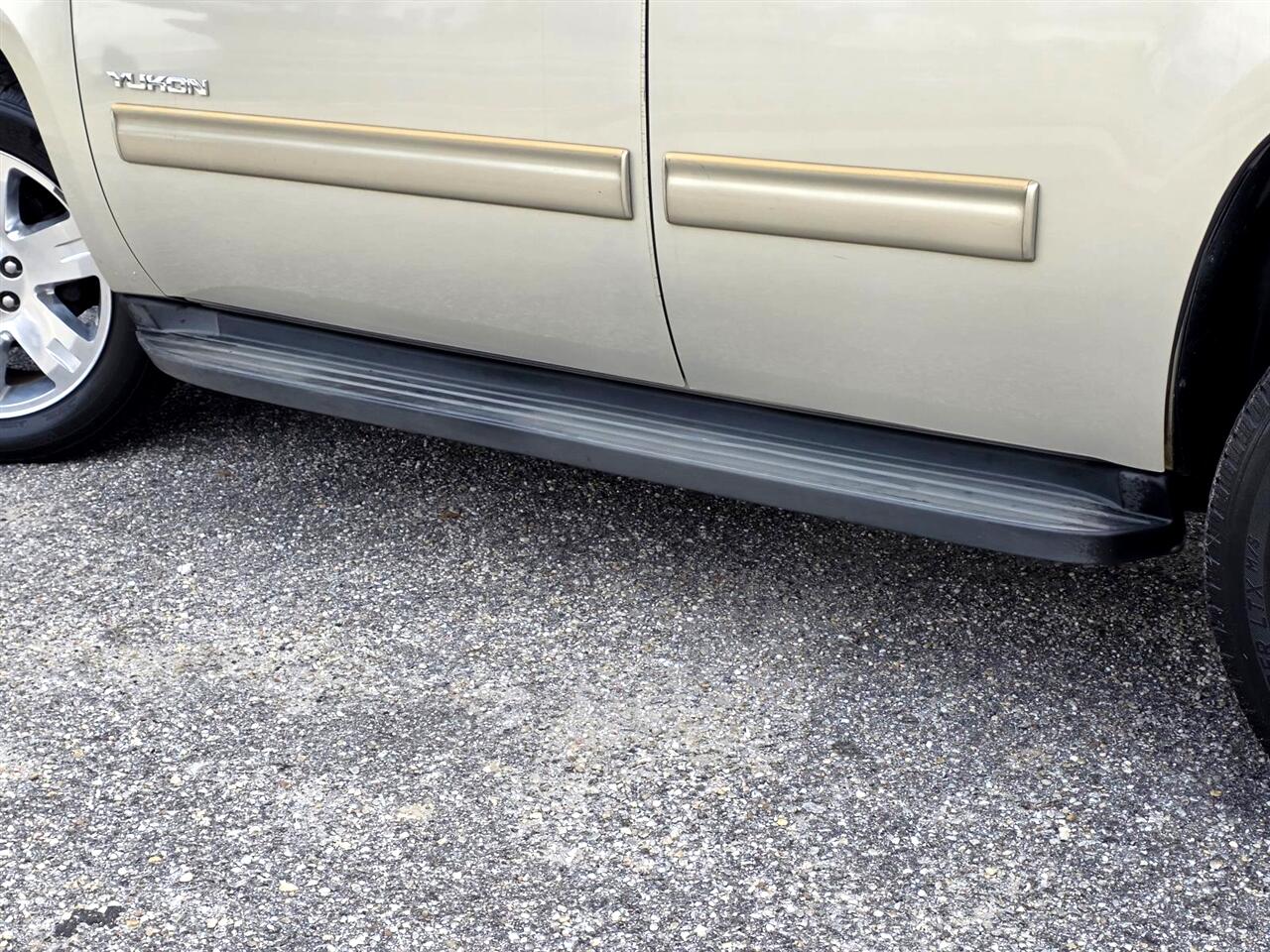 GMC Yukon SLT1 2WD 2012