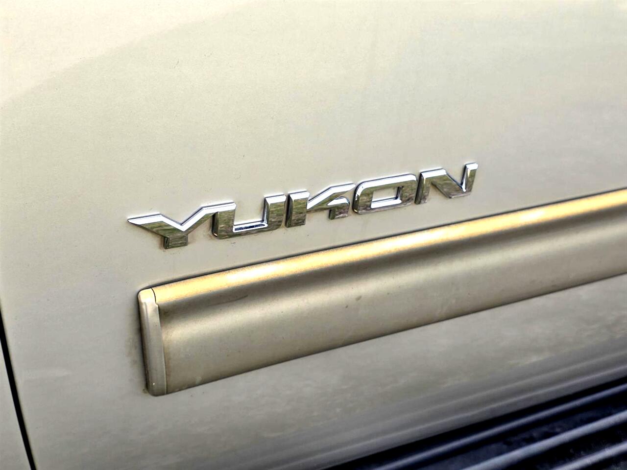 GMC Yukon SLT1 2WD 2012