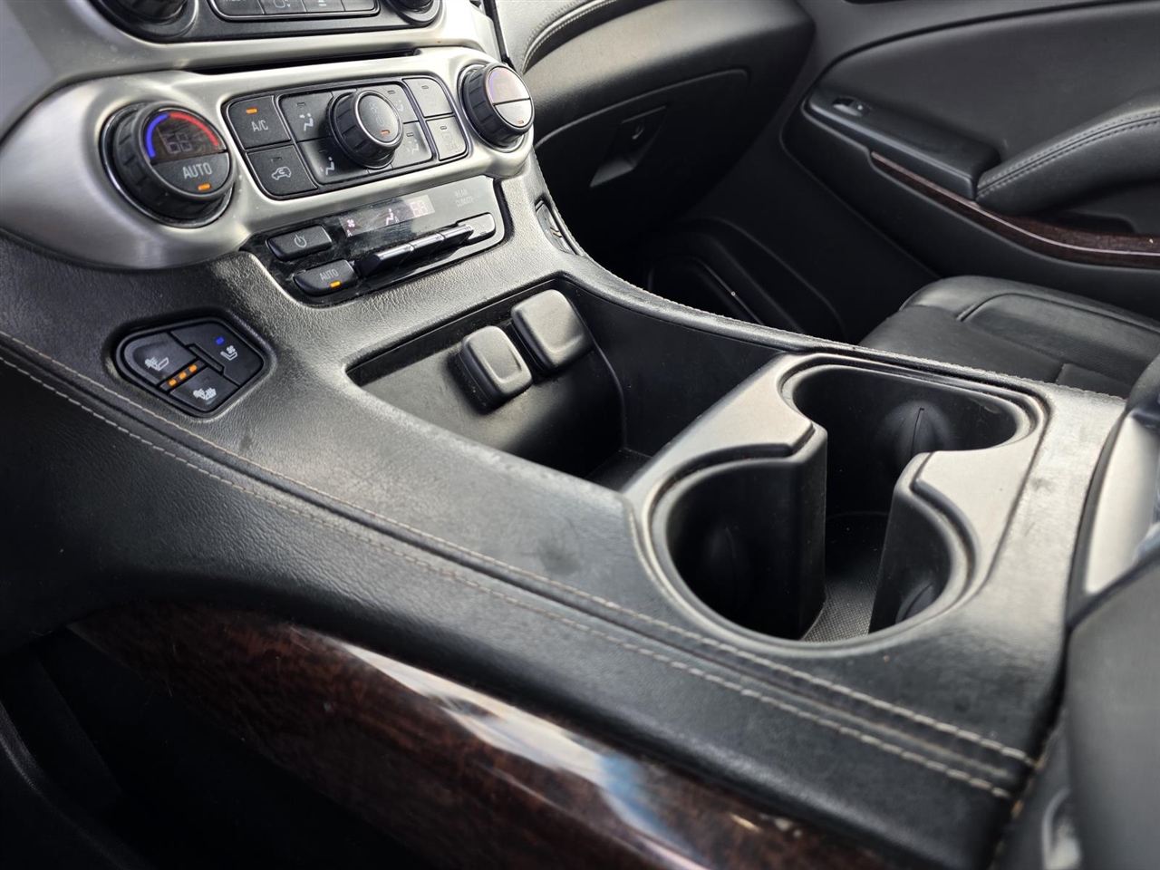 GMC Yukon SLT 2WD 2017