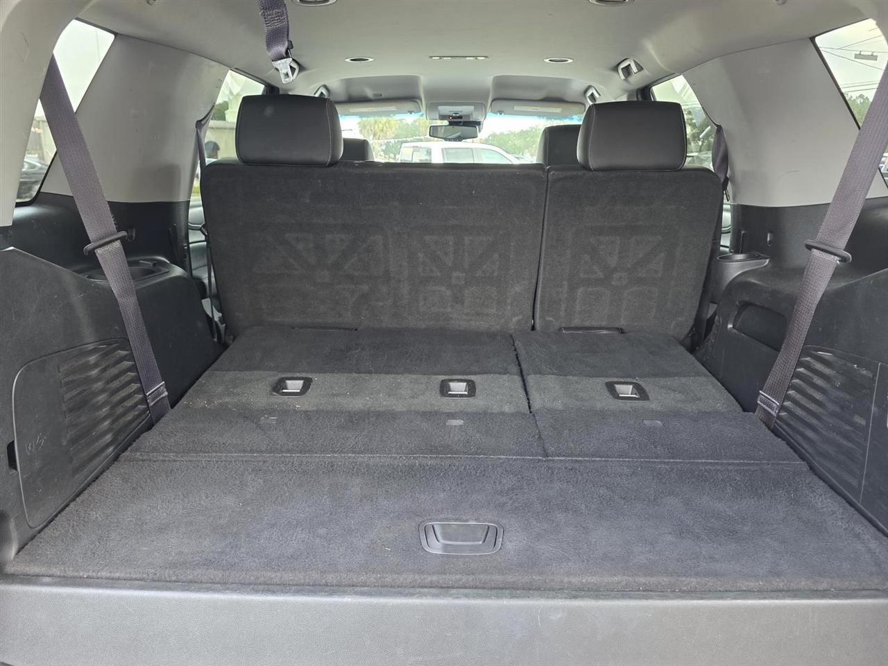 GMC Yukon SLT 2WD 2017