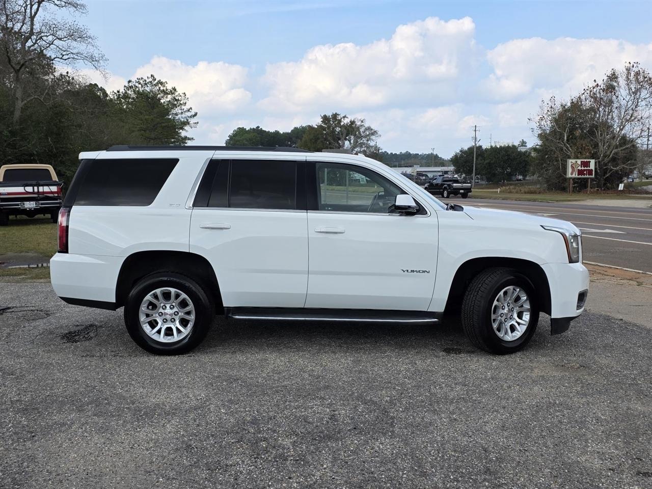 GMC Yukon SLT 2WD 2017