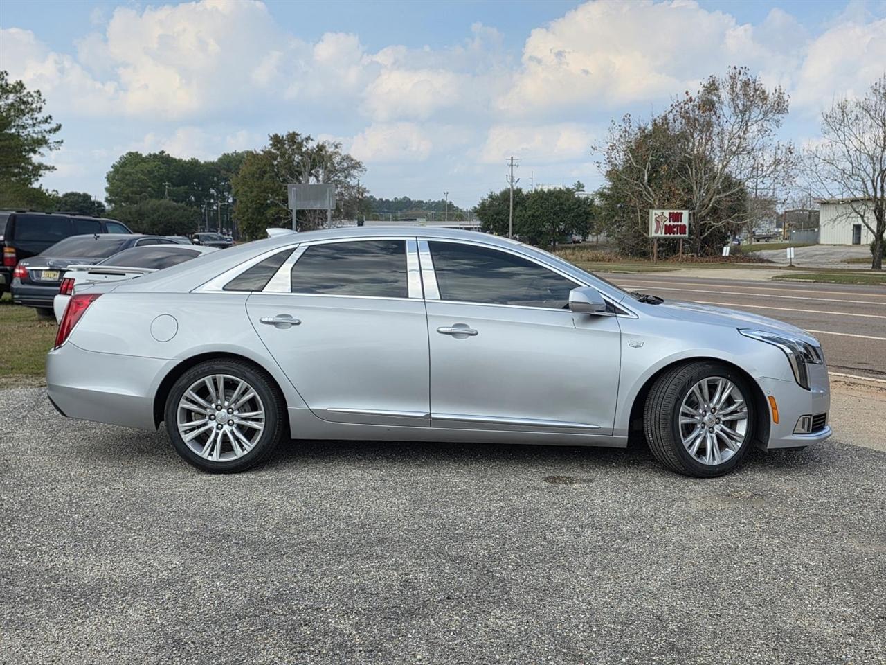 Cadillac XTS Luxury FWD 2018