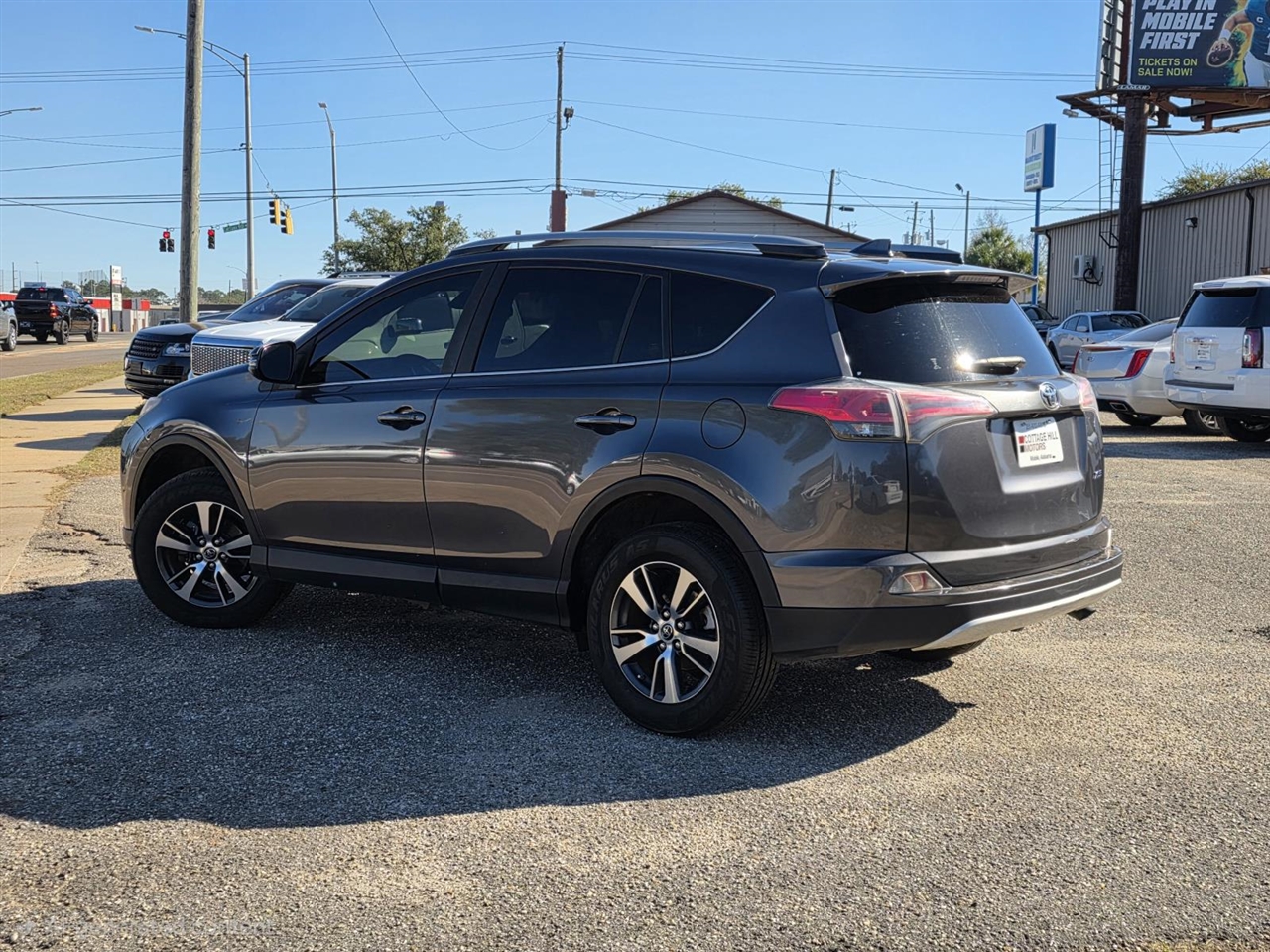 Toyota RAV4 XLE FWD 2018