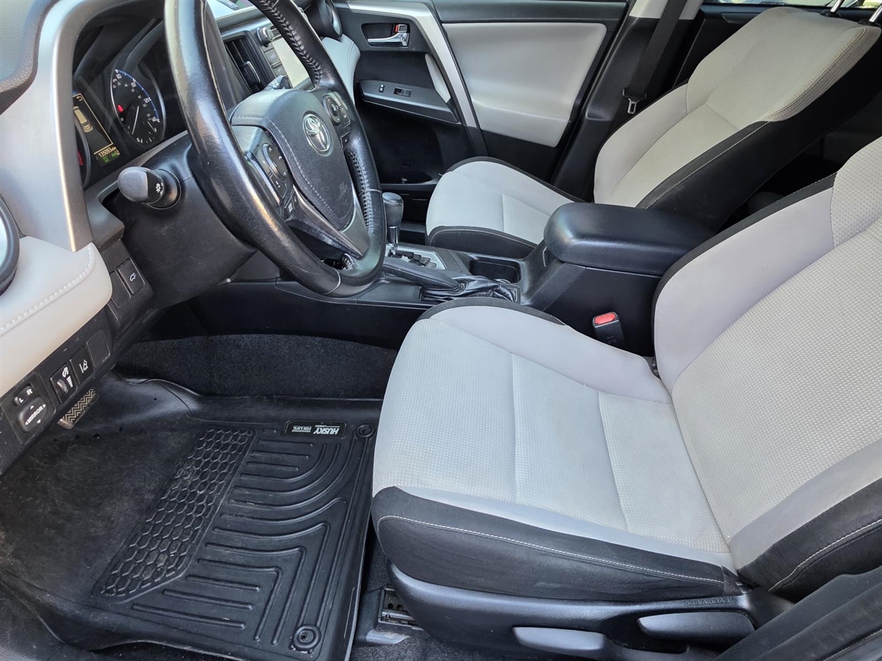 Toyota RAV4 XLE FWD 2018