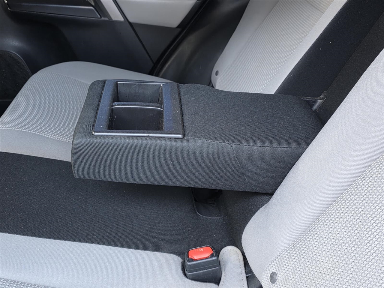 Toyota RAV4 XLE FWD 2018