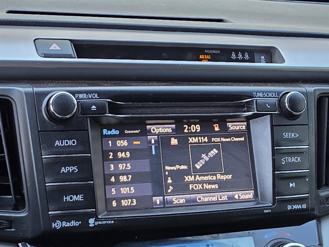 Toyota RAV4 XLE FWD 2018