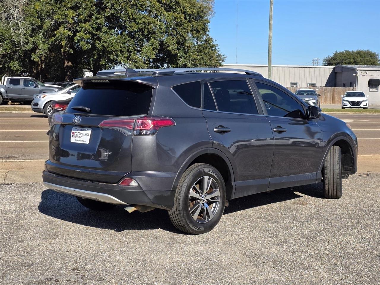 Toyota RAV4 XLE FWD 2018