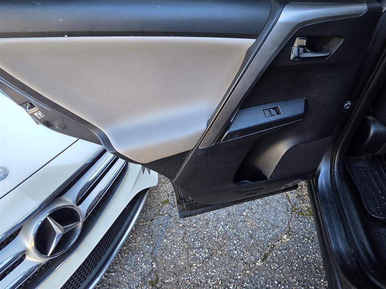 Toyota RAV4 XLE FWD 2018