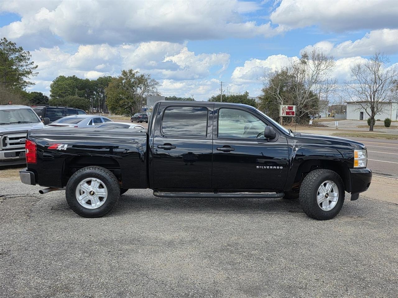 Chevrolet Silverado 1500 LTZ Crew Cab 4WD 2013