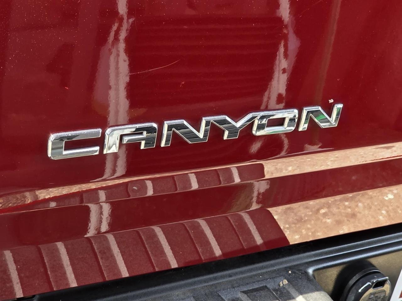 GMC Canyon Denali Crew Cab 4WD Long Box 2018