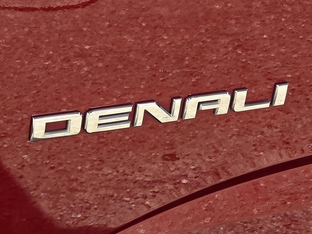 GMC Canyon Denali Crew Cab 4WD Long Box 2018